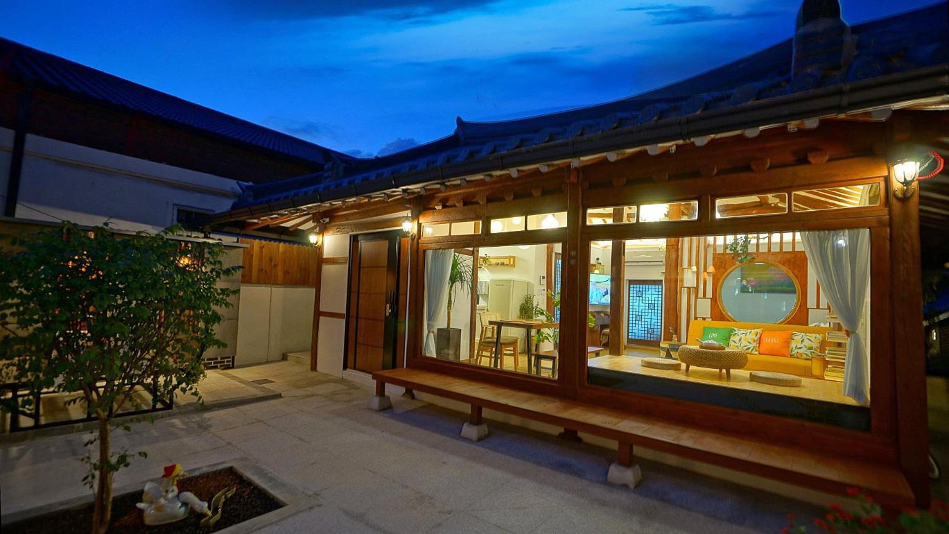 And Spring Hotel Jeonju Buitenkant foto
